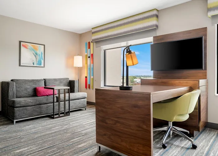 Hampton & Hotel 3*