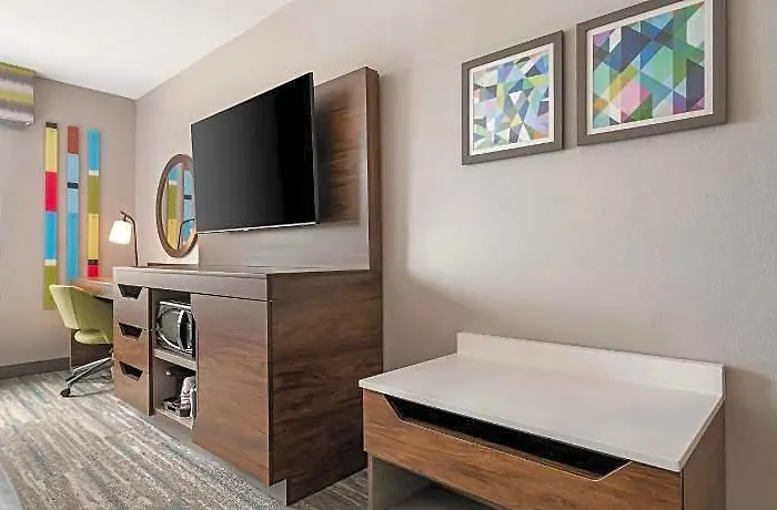 Hampton & Hotel 3*