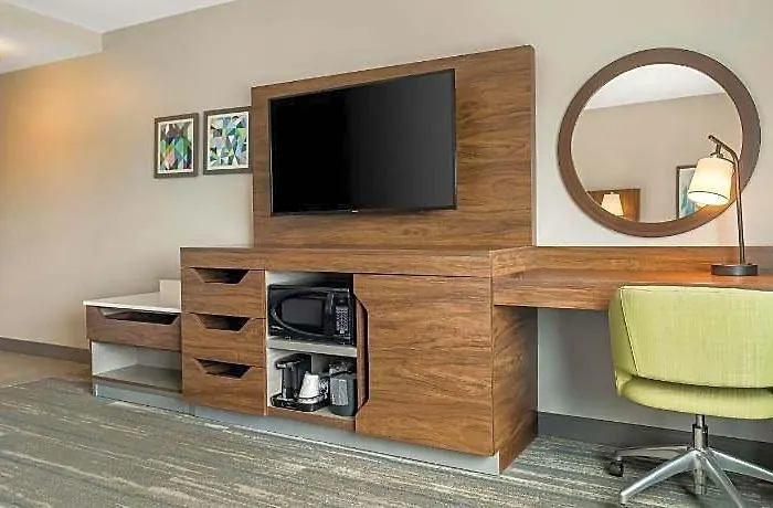 Hotel Hampton & 3*