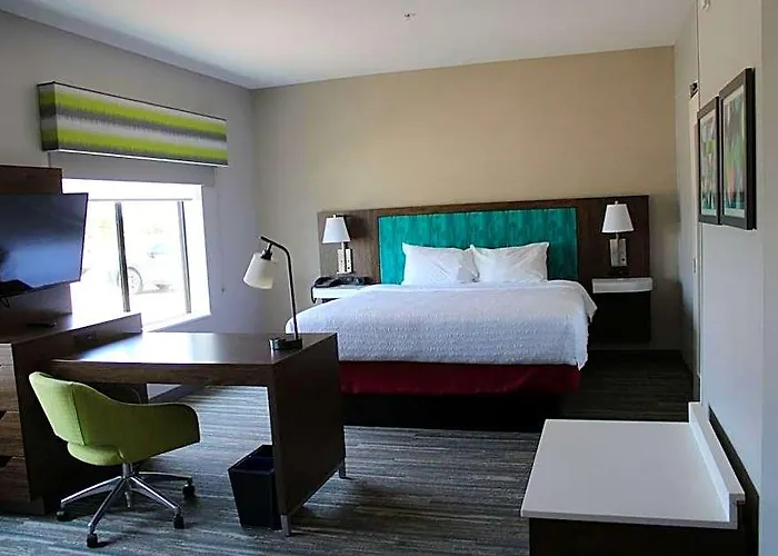 Hampton & Hotel 3*